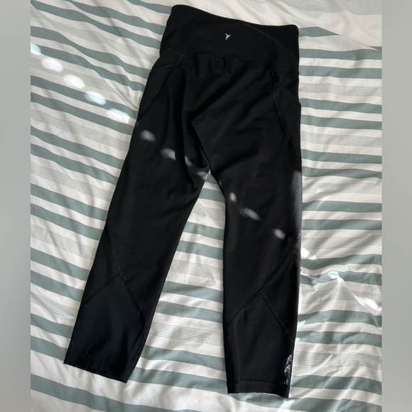 Old Navy workout leggings with pockets - Picture 2 of 8